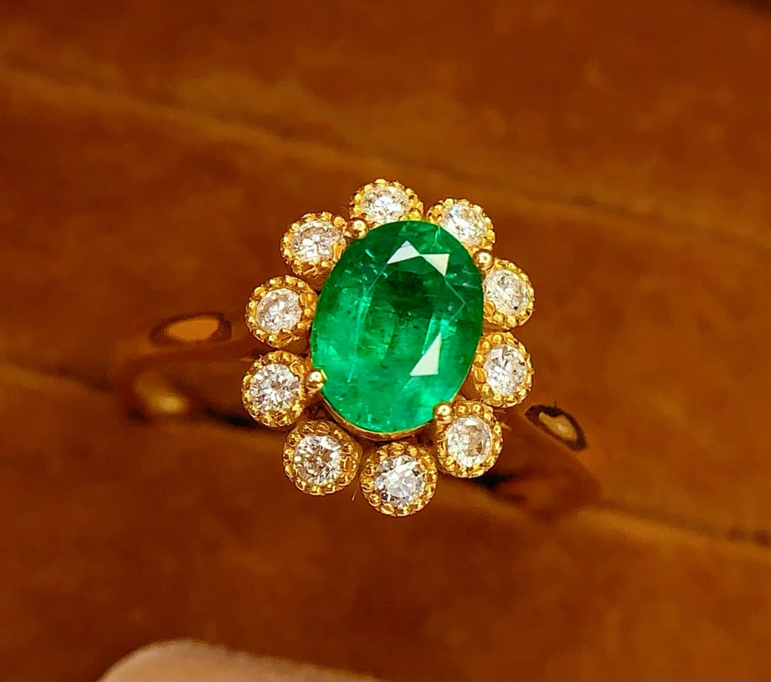 14k Gold 1.3 Ct Vivid Green Natural Emerald & Diamond Ring - 6