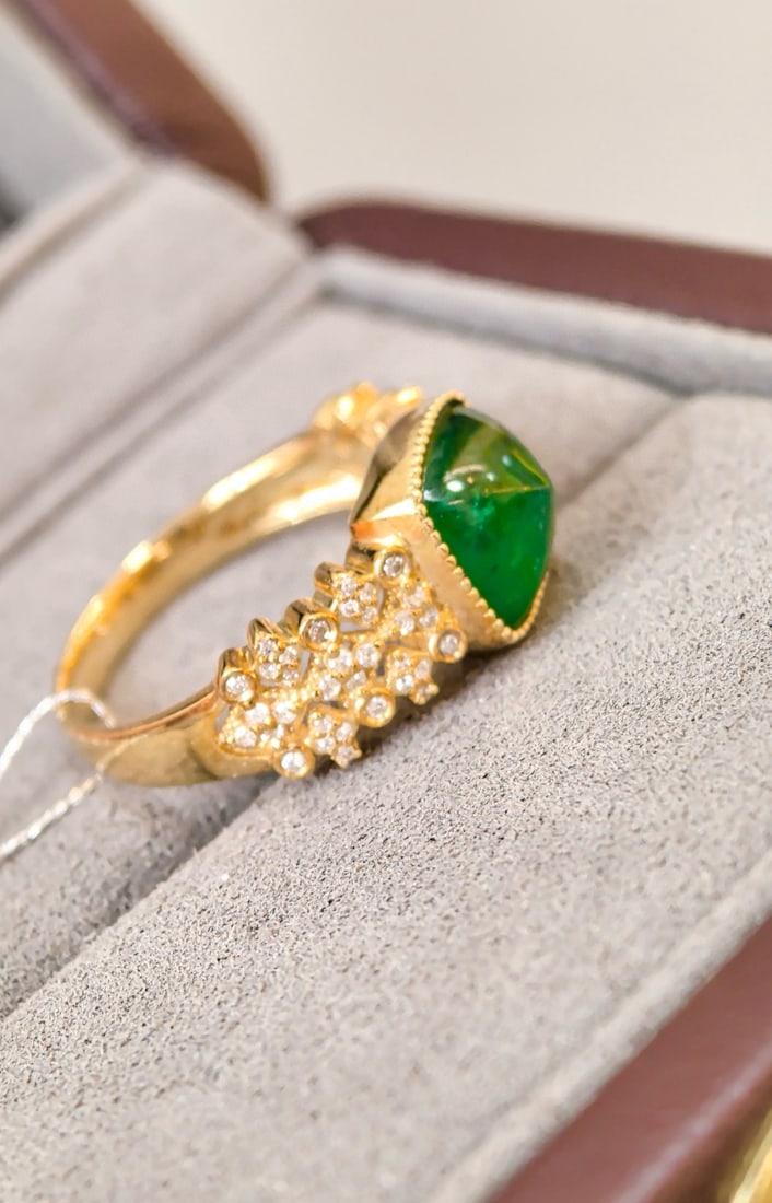14k Gold 2.63 Ctw Vivid Green Natural Emerald & Diamond Ring - 6