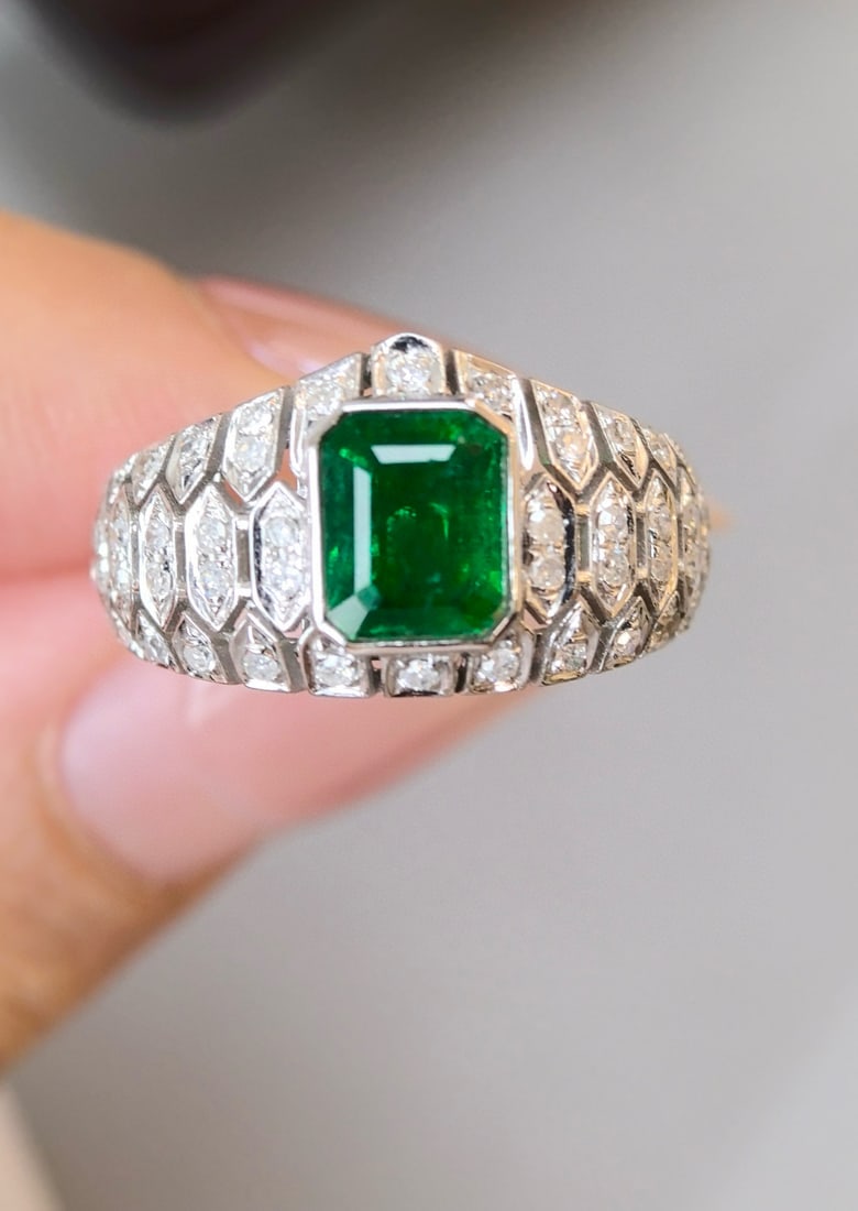 14k Gold 1.50 Ctw Vivid Green Natural Emerald & Diamond Ring - 2