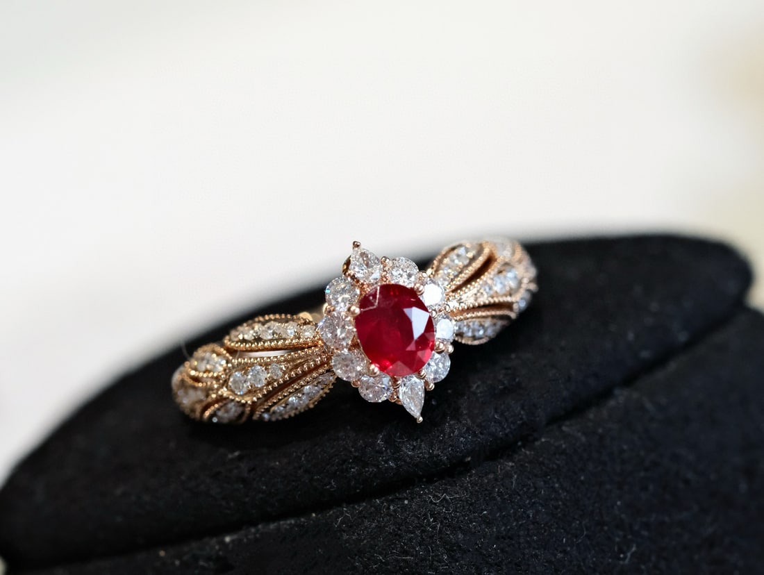 14k Gold 0.92 Ctw Natural Ruby & Diamond Ring - 3