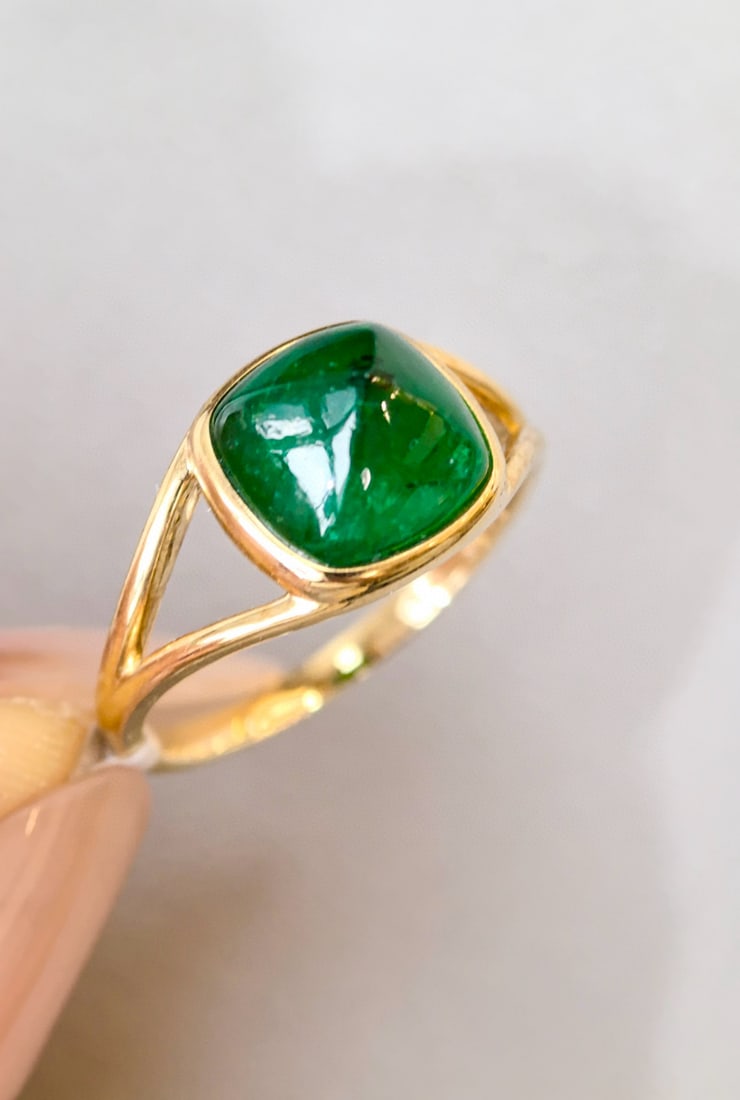 14k Gold 3.72 Ct Vivid Green Natural Emerald Ring - 2