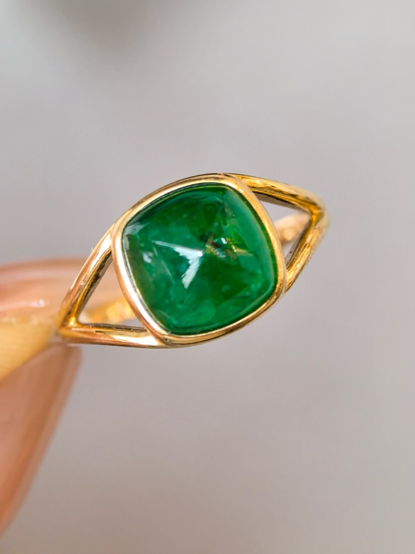 14k Gold 3.72 Ct Vivid Green Natural Emerald Ring - 3