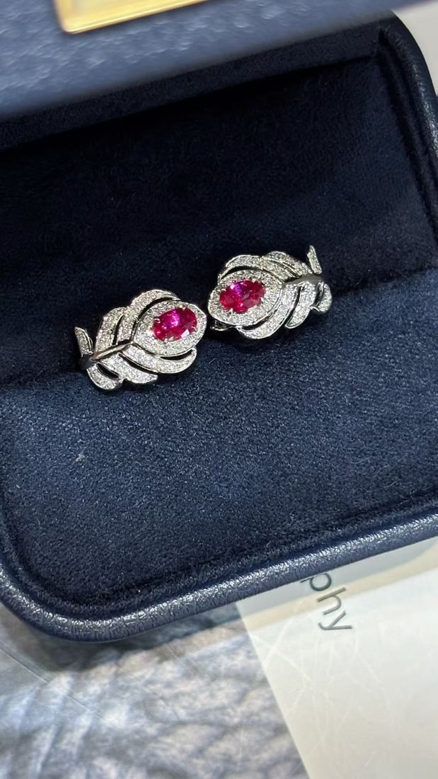 14k Gold 0.6 Ct Natural Ruby & Diamond Earrings: Ref:231034169 // gold content:14k gold // main gemstone:ruby // shape:oval // carat weight:0. 6ct // color:red // treatment:natural // // adjacent gemstone 2 : diamond // shape:round // clarity