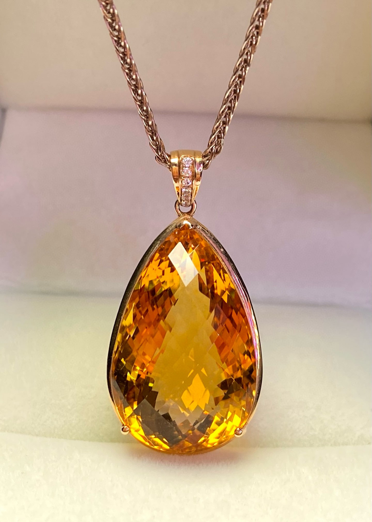 14k Gold 33.5 Ct Natural Citrine & Zircon Pendant( Without Chain ): Ref:231034192 // gold content:14k gold // main gemstone:citrine // shape:pear // carat weight:33. 5ct // color:yellow // treatment:natural // // adjacent gemstone 2 : zircon // number of stones:6 //