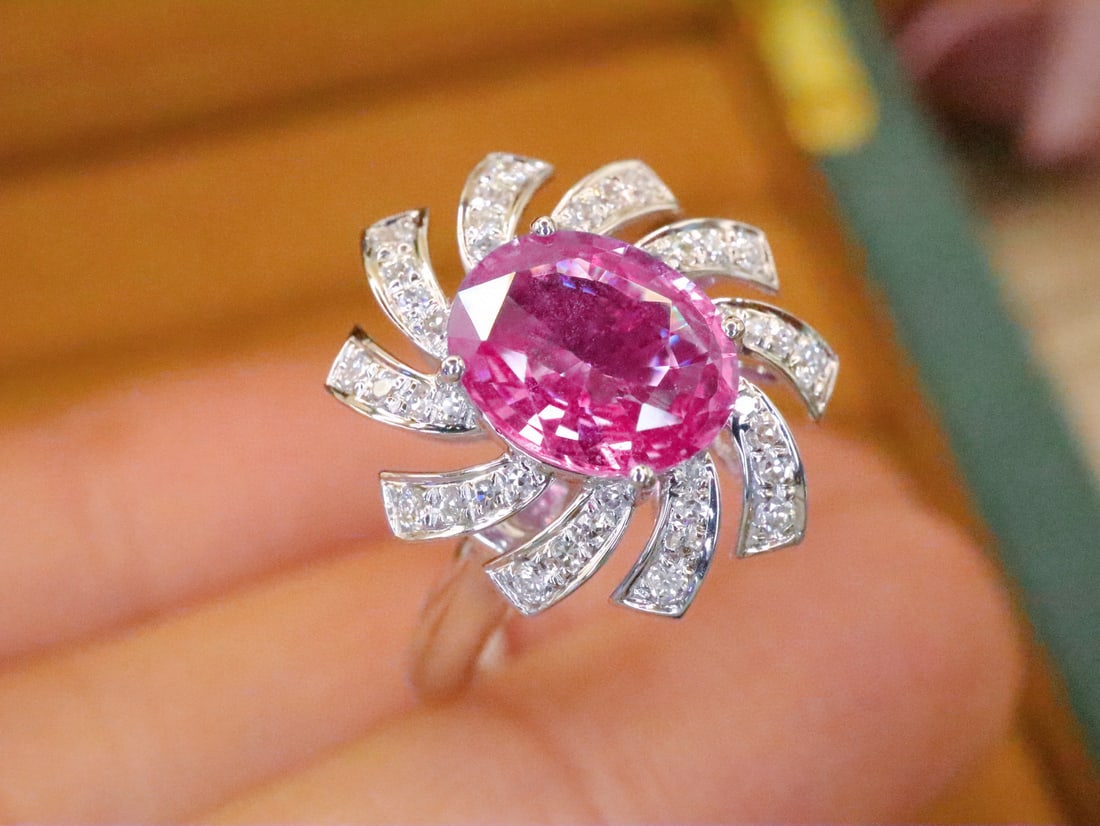 14k Gold 1.74 Ctw Natural Padparadscha Sapphire & Diamond Ring - 2