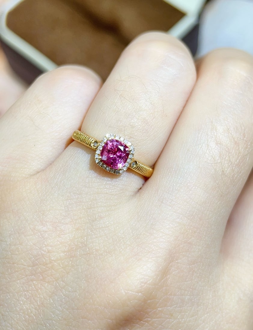 14k Gold 0.85 Ctw Natural Padparadscha Sapphire & Diamond Ring - 6