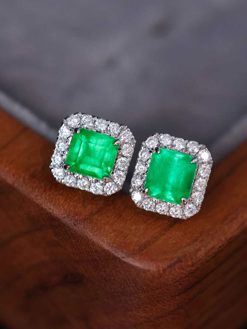 14k Gold 1.16 Ctw Vivid Green Natural Emerald & Diamond Earrings - 3