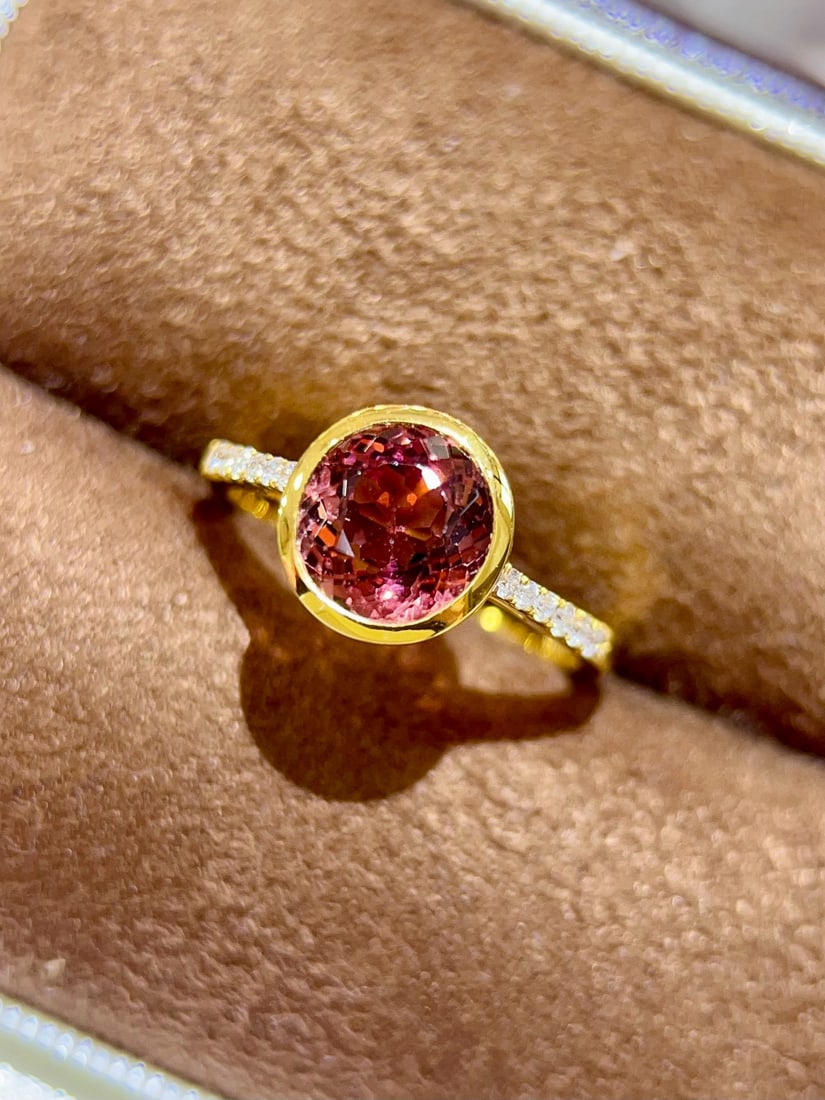 14k Gold 2.37 Ctw Natural Tourmaline & Diamond Ring: Ref:231034219 // gold content:14k gold // ring size:7. 25us // // main gemstone:tourmaline // shape:oval // carat weight:2. 26ct // color:red // treatment:natural // // adjacent gemstone 2 : diamond