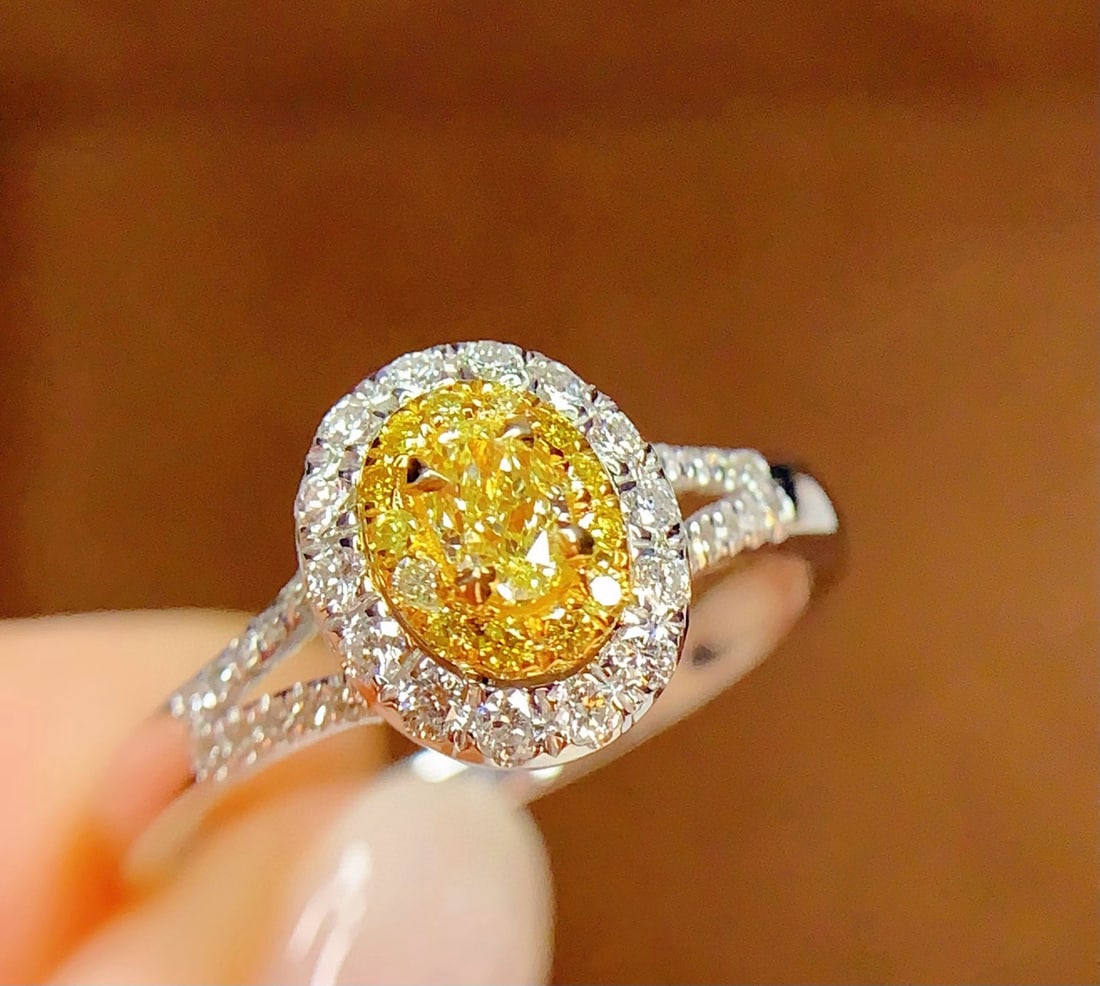 14k Gold 0.35 Ct Natural Yellow Diamond & Diamond Ring: Ref:231034229 // gold content:14k gold // ring size:7. 25us // // main gemstone:yellow diamond // shape:oval // carat weight:0. 35ct // color:yellow // treatment:natural // // adjacent gemstone 2 :