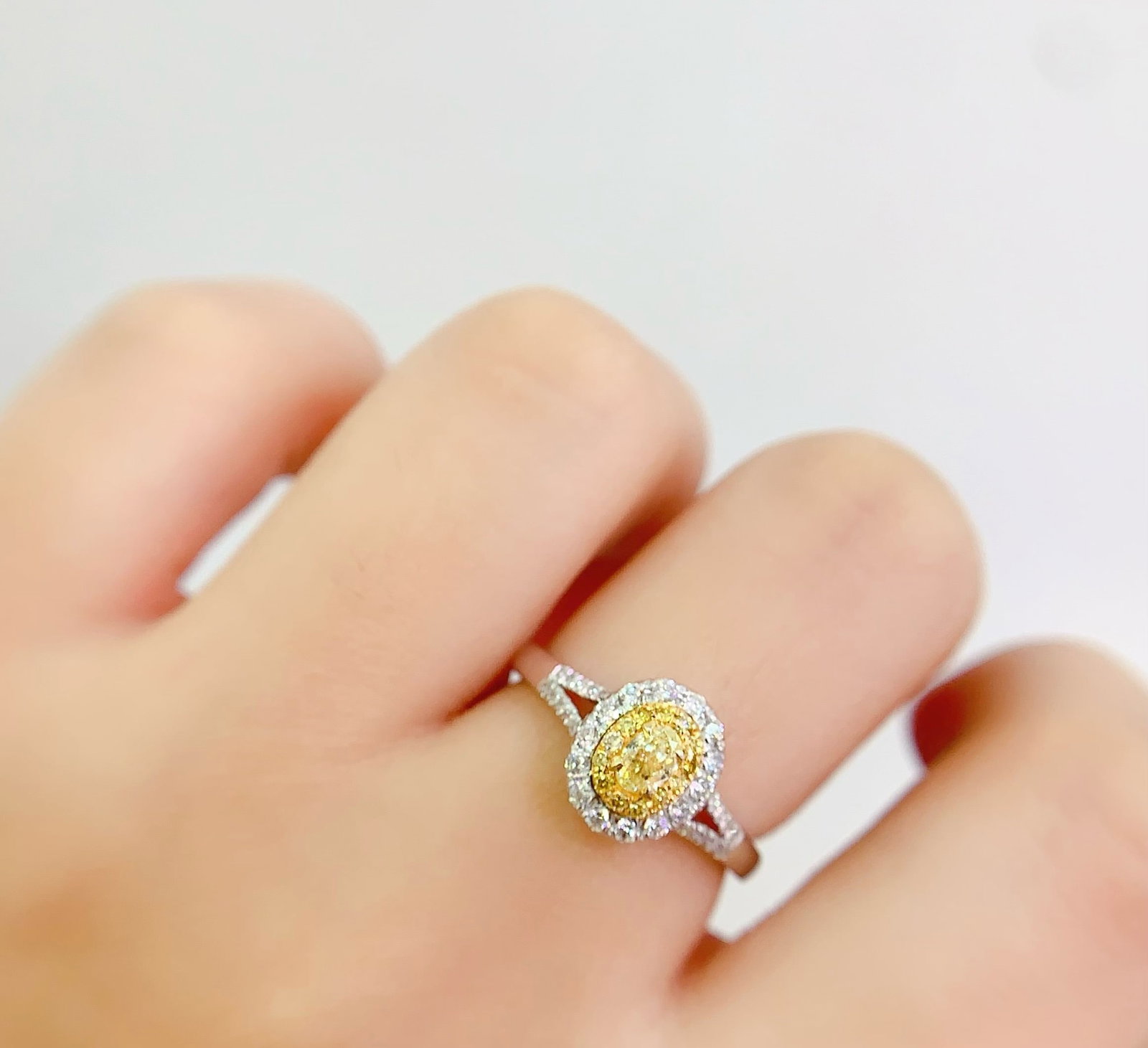 14k Gold 0.35 Ct Natural Yellow Diamond & Diamond Ring - 6