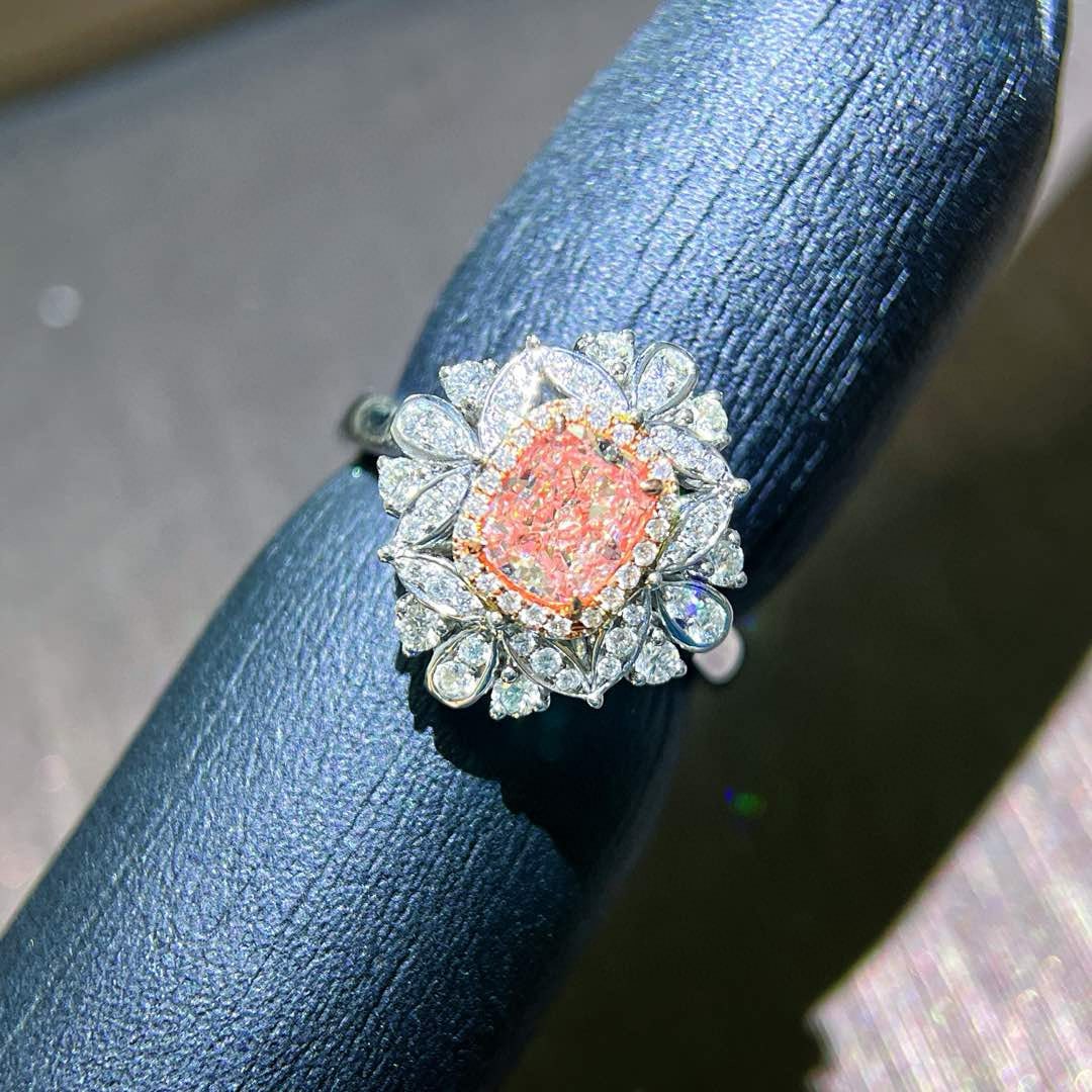 14k Gold 1.43 Ctw Natural Pink Diamond & Diamond Ring: Ref:231034230 // gold content:14k gold // ring size:7. 25us // // main gemstone:pink diamond // shape:cushion // carat weight:1. 01ct // color:pink // treatment:natural // // adjacent gemstone 2 :