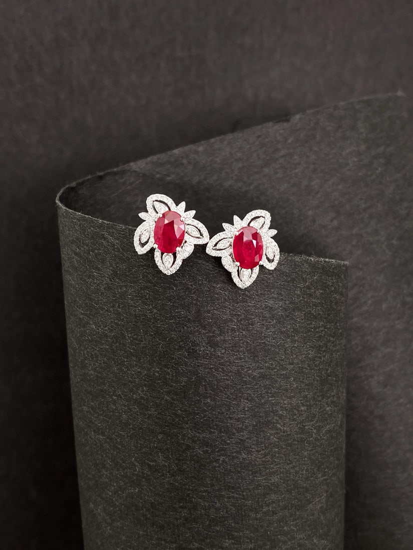 14k Gold 1.97 Ctw Natural Ruby & Diamond Earrings: Ref:231034232 // gold content:14k gold // main gemstone:ruby // shape:oval // carat weight:1. 67ct // color:red // treatment:natural // // adjacent gemstone 2 : diamond // shape:round // carat