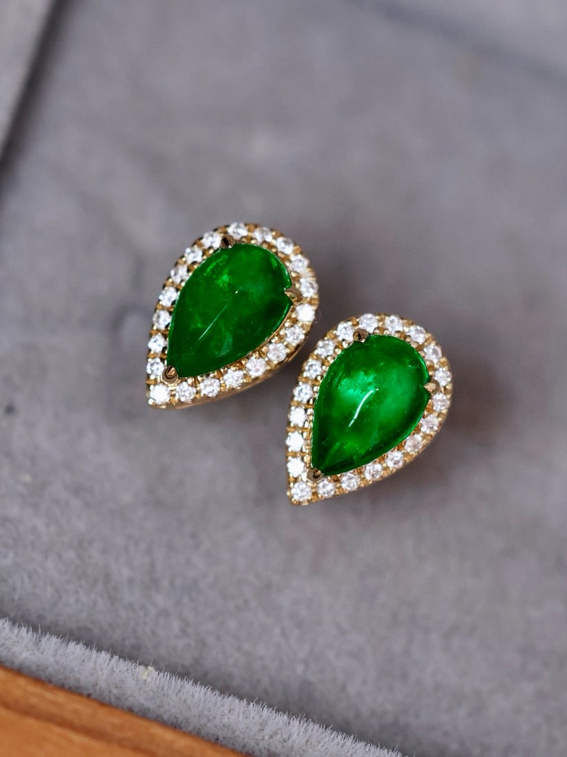 14k Gold 0.90 Ctw Vivid Green Natural Emerald & Diamond Earrings - 2
