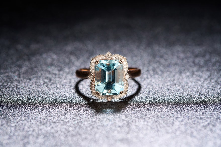 14k Gold 3.52 Ct Natural Aquamarine & Diamond Ring: Ref:231034256 // gold content:14k gold // ring size:7. 25us // // main gemstone:aquamarine // shape:octagonal // carat weight:3. 52ct // color:santa maria color // treatment:natural // // adjacent