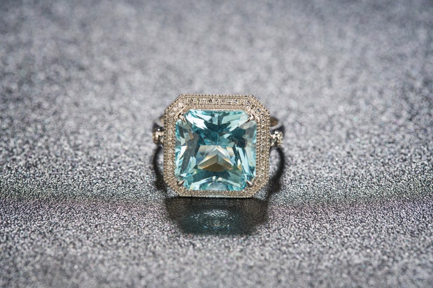 14k Gold 6.65 Ct Natural Aquamarine & Diamond Ring: Ref:231034257 // gold content:14k gold // ring size:7. 25us // // main gemstone:aquamarine // shape:octagonal // carat weight:6. 65ct // color:santa maria color // treatment:natural // // adjacent