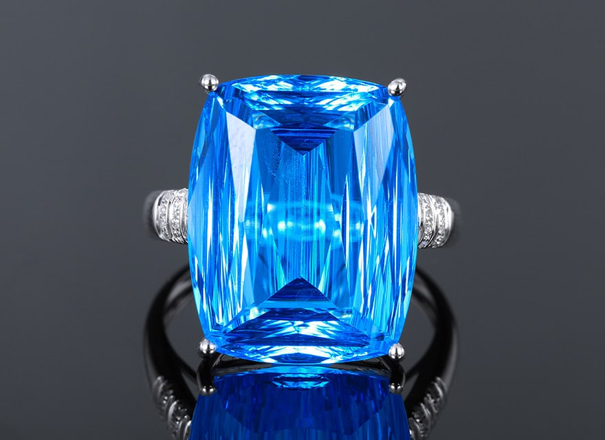 14k Gold 15.57 Ctw Natural Topaz & Diamond Ring: Ref:231034262 // gold content:14k gold // ring size:7. 25us // // main gemstone:topaz // shape:cushion // carat weight:15. 5ct // color:blue // treatment:natural // // adjacent gemstone 2 : diamond