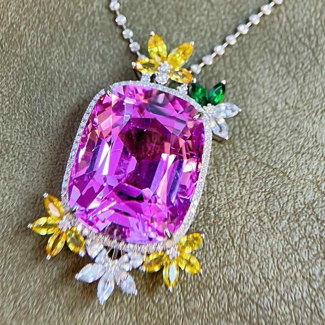 14k Gold 34.86 Ctw Natural Kunzite & Diamond Pendant( Without Chain ): Ref:231034270 // gold content:14k gold // main gemstone:kunzite // shape:cushion // carat weight:34. 5ct // color:purple // treatment:natural // // adjacent gemstone 2 : diamond // shape:round //