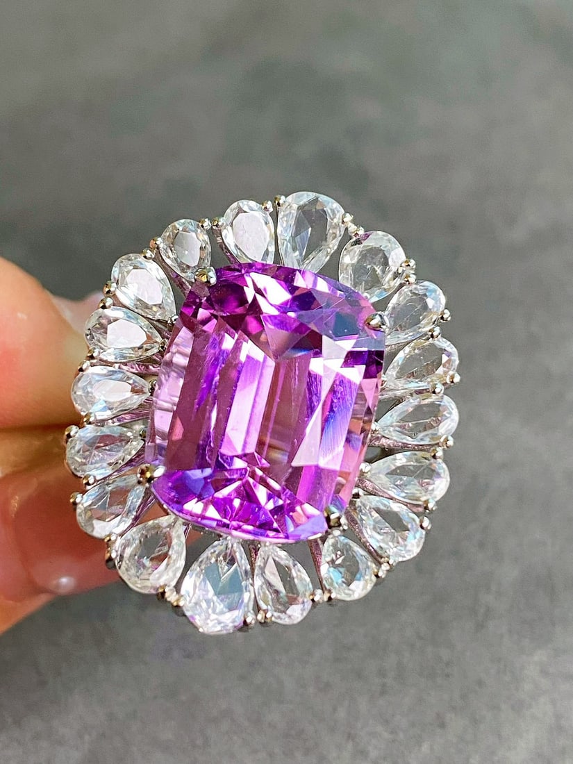 14k Gold 20.03 Ctw Natural Kunzite & Sapphire Ring: Ref:231034273 // gold content:14k gold // ring size:7. 25us // // main gemstone:kunzite // shape:cushion // carat weight:15. 3ct // color:purple // treatment:natural // // adjacent gemstone 2 :