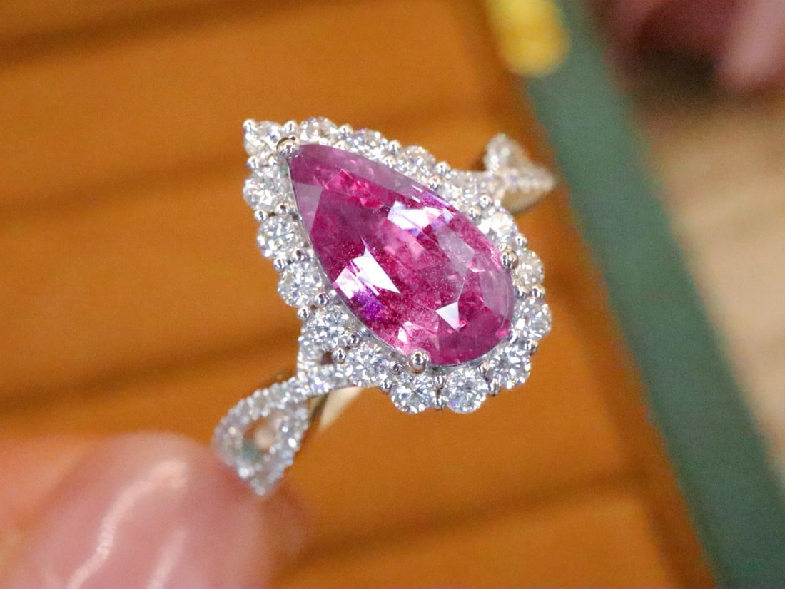14k Gold 1.98 Ctw Natural Padparadscha Sapphire & Diamond Ring - 2