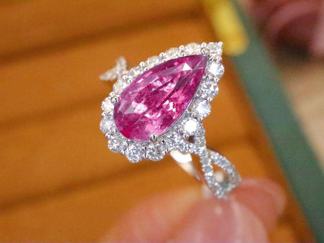 14k Gold 1.98 Ctw Natural Padparadscha Sapphire & Diamond Ring - 3