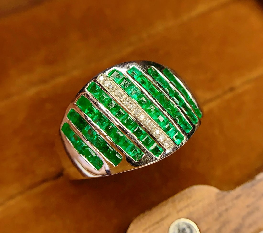 14k Gold 1.6 Ct Vivid Green Natural Emerald & Diamond Ring - 2