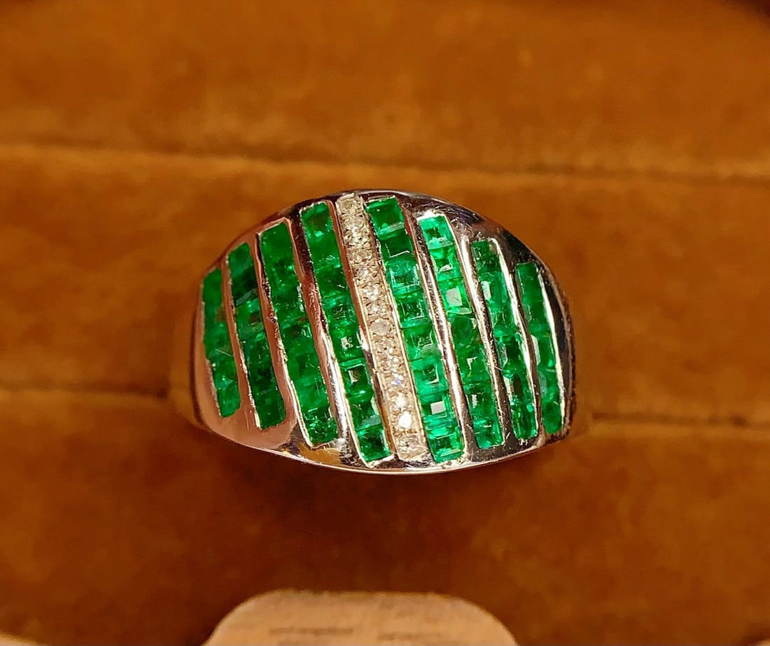 14k Gold 1.6 Ct Vivid Green Natural Emerald & Diamond Ring - 5