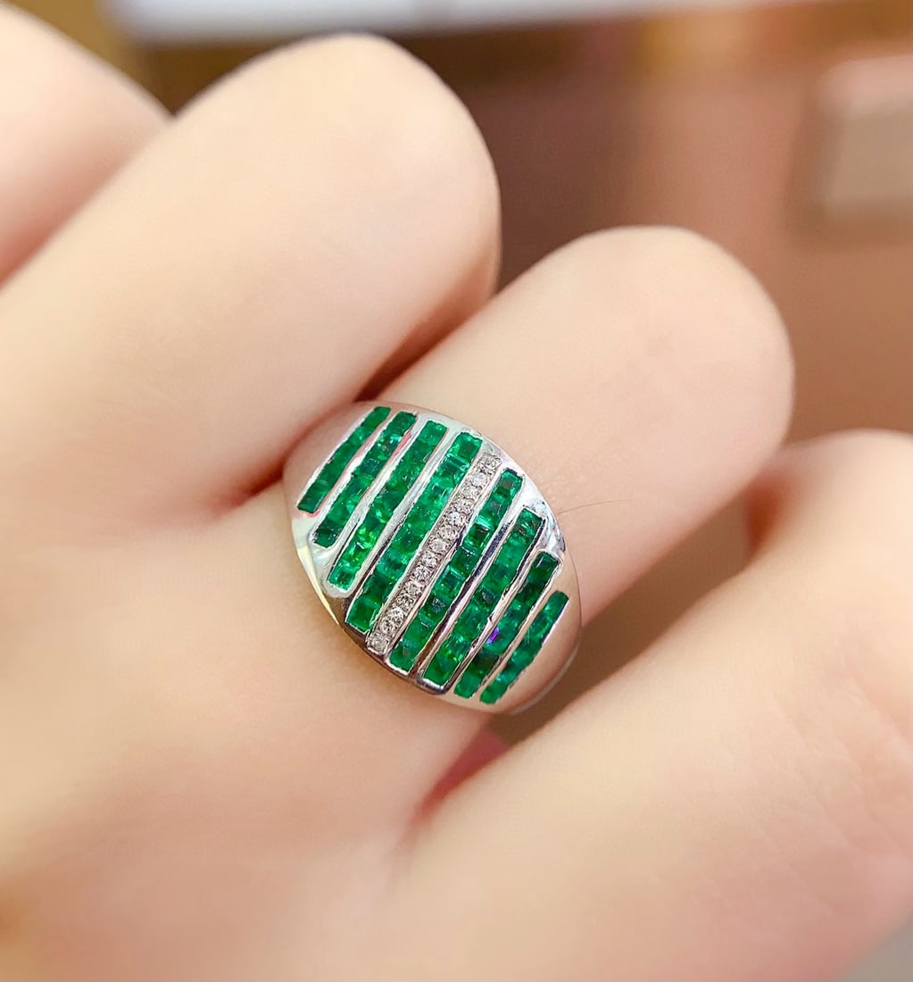 14k Gold 1.6 Ct Vivid Green Natural Emerald & Diamond Ring - 6