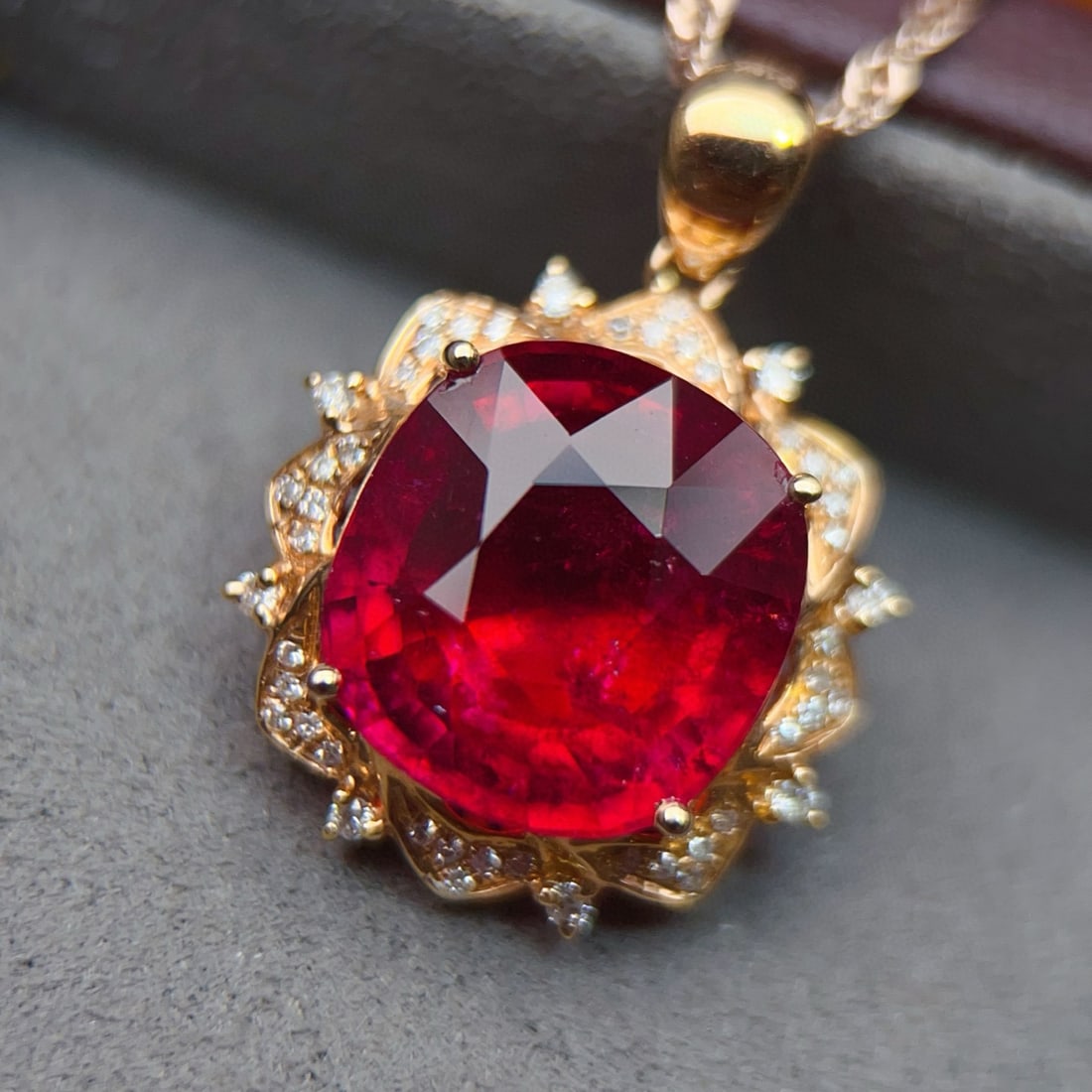 14k Gold 9.1 Ctw Natural Tourmaline & Diamond Pendant( Without Chain ) (1 of 7)