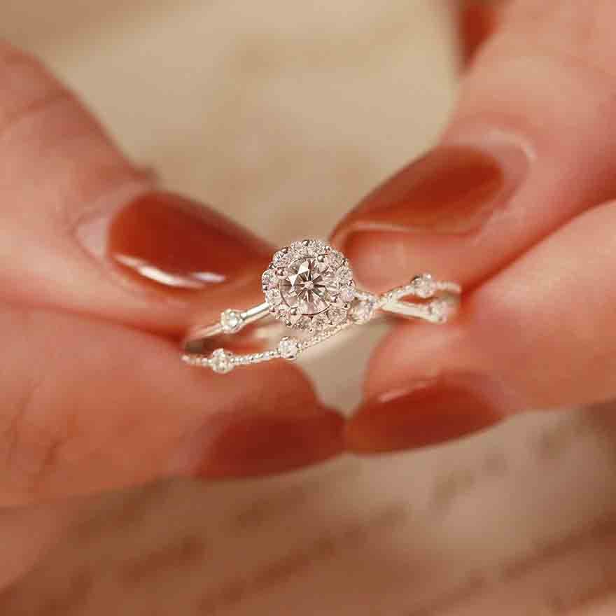 Gia Certified 14k Gold 0.30 Ct Natural F Vvs1 Round Diamond Ring: Ref:231034307 // gold content:14k gold // ring size:7. 25us // // main gemstone:diamond // certified:gia // shape:round // carat weight:0. 30ct // clarity grade:vvs1 // color:f // treatment:natural