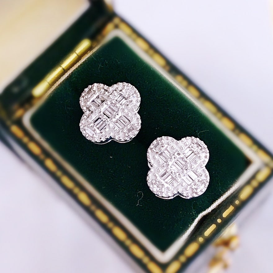 14k Gold 0.2 Ct Natural H Diamond Earrings: Ref:231034308 // gold content:14k gold // main gemstone:diamond // shape:multiply // carat weight:0. 2ct // clarity grade:vs-si // color:h // treatment:natural // Condition: New Low Estimate: 1500.00