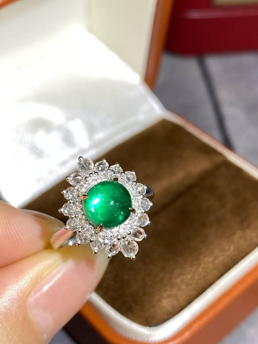 14k Gold 2.18 Ctw Vivid Green Natural Emerald & Sapphire Ring: Ref:231034320 // gold content:14k gold // ring size:7. 25us // // main gemstone:emerald // shape:round // carat weight:1. 5ct // color:vivid green // treatment:natural // cut grade:g // // adjacent