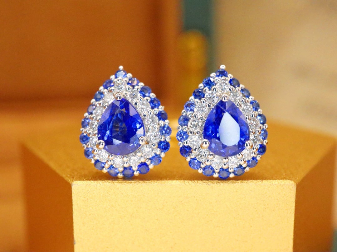 14k Gold 1.65 Ctw Natural Sapphire & Diamond Earrings: Ref:231034324 // gold content:14k gold // main gemstone:sapphire // shape:multiply // carat weight:1. 39ct // color:blue // treatment:natural // // adjacent gemstone 2 : diamond // number of