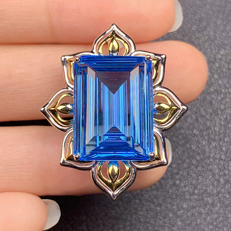 14k Gold 20.96 Ct Natural Topaz Pendant( Without Chain ): Ref:231034331 // gold content:14k gold // main gemstone:topaz // shape:octagonal // carat weight:20. 96ct // color:blue // treatment:natural // Condition: New Low Estimate: 1700.00 High Estimate: