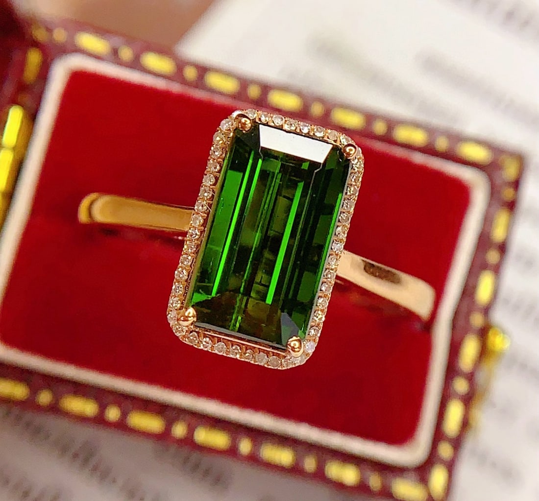 14k Gold 2.68 Ct Natural Tourmaline & Diamond Ring: Ref:231034340 // gold content:14k gold // ring size:7. 25us // // main gemstone:tourmaline // shape:octagonal // carat weight:2. 68ct // color:green // treatment:natural // // adjacent gemstone 2 :
