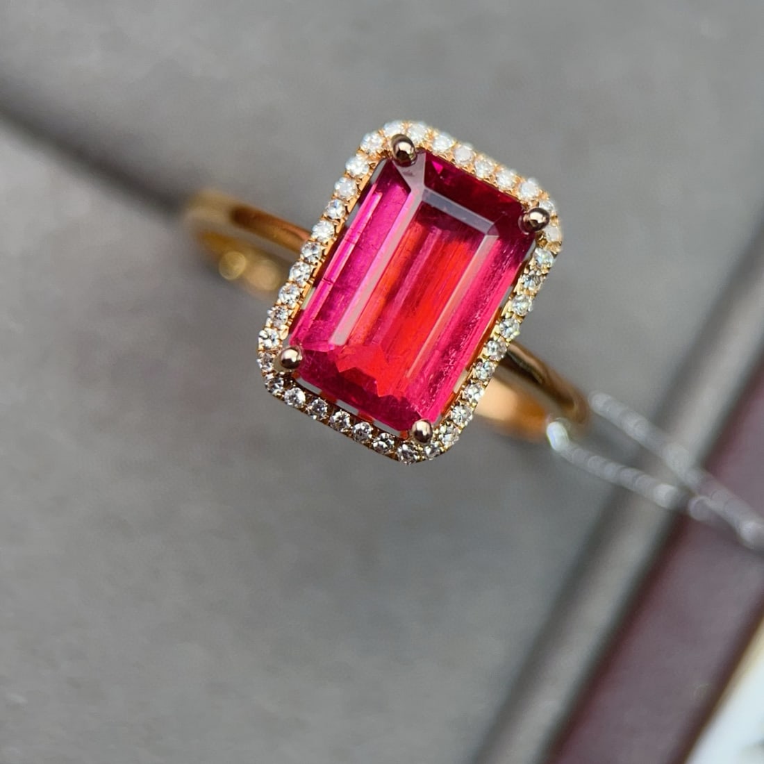 14k Gold 2.46 Ctw Natural Tourmaline & Diamond Ring: Ref:231034347 // gold content:14k gold // ring size:7. 25us // // main gemstone:tourmaline // shape:octagonal // carat weight:2. 35ct // color:red // treatment:natural // // adjacent gemstone 2 :