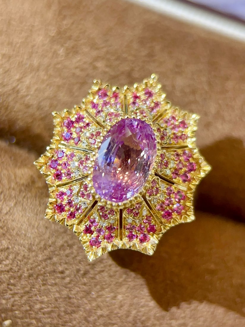 14k Gold 6.75 Ctw Natural Ruby & Diamond Bracelet: Ref:231034366 // gold content:14k gold // main gemstone:ruby // shape:oval // carat weight:6. 46ct // color:red // treatment:natural // // adjacent gemstone 2 : diamond // shape:round // carat