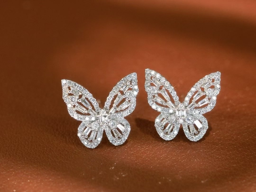 14k Gold 0.66 Ct Natural H Diamond & Butterfly Earrings: Ref:231034369 // gold content:14k gold // main gemstone:diamond // shape:multiply // carat weight:0. 66ct // clarity grade:vs-si // color:h // treatment:natural // Condition: New Low Estimate: