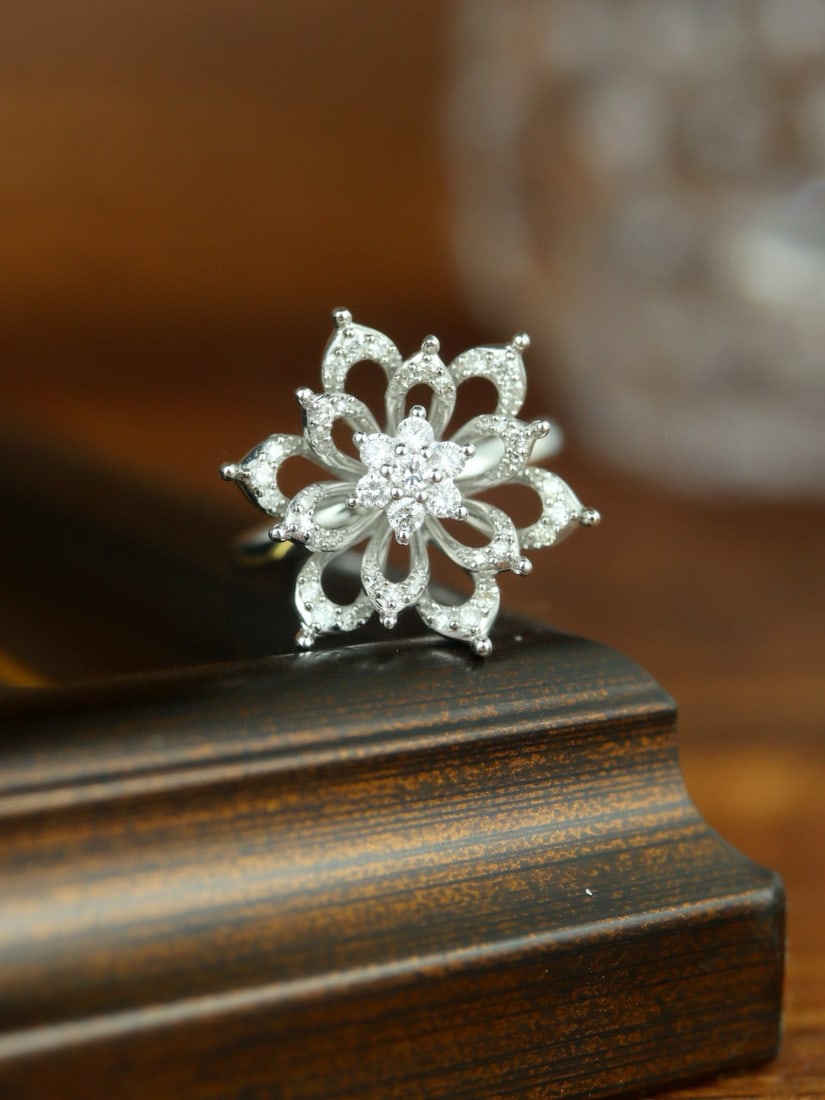 14k Gold 0.50 Ct Natural H Diamond Ring: Ref:231034370 // gold content:14k gold // ring size:7. 25us // // main gemstone:diamond // shape:round // carat weight:0. 50ct // clarity grade:vs-si // color:h // treatment:natural // cut grade:g //