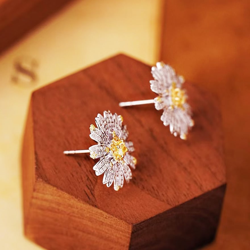 14k Gold 0.9 Ct Natural Color Diamond Earrings - 3