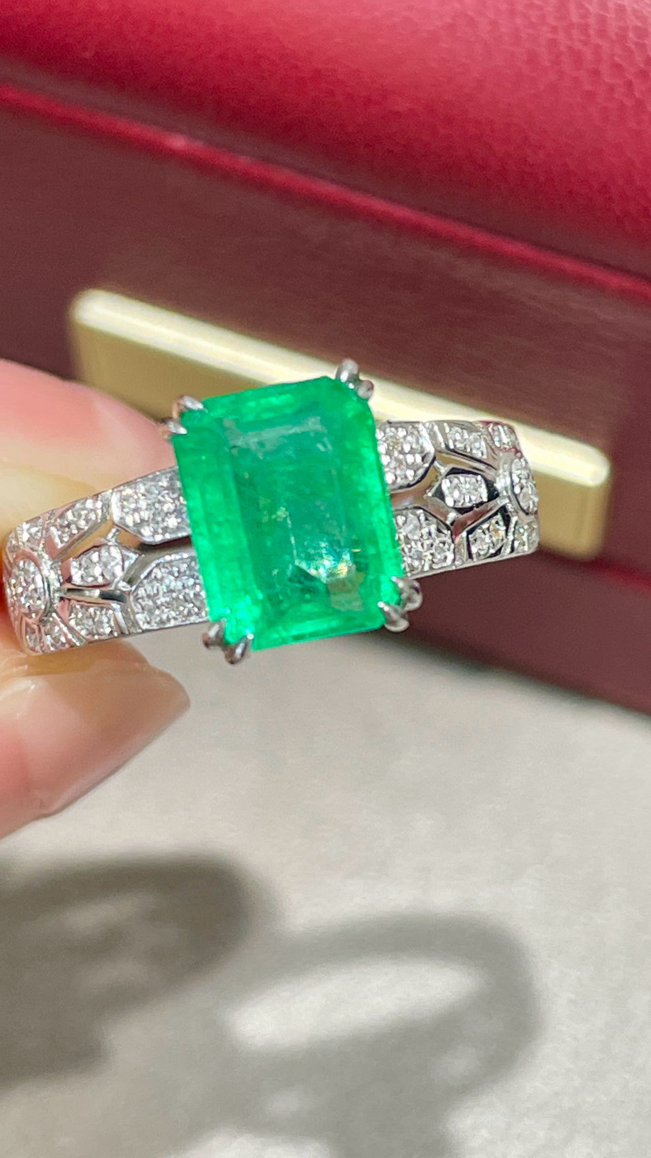 14k Gold 2 Ct Natural Emerald & Diamond Ring - 5