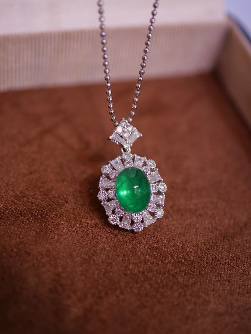 14k Gold 1.56 Ct Natural Emerald & Diamond Pendant( Without Chain ): Ref:231034383 // gold content:14k gold // main gemstone:emerald // shape:oval // carat weight:1. 56ct // color:green // treatment:natural // // adjacent gemstone 2 : diamond // shape:multiply //