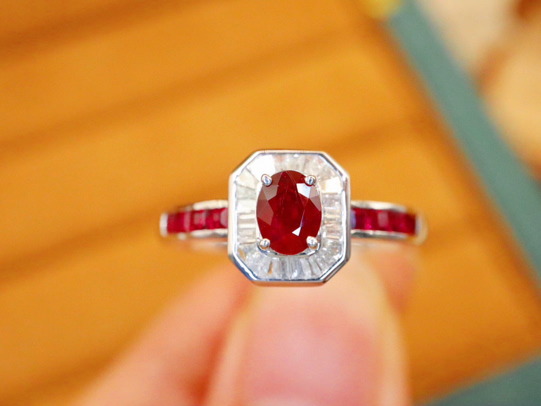 14k Gold 1.04 Ctw Natural Ruby & Diamond Ring: Ref:231034390 // gold content:14k gold // ring size:7. 25us // // main gemstone:ruby // shape:multiply // carat weight:0. 89ct // color:pigeonblood red // treatment:natural // // adjacent gemstone 2