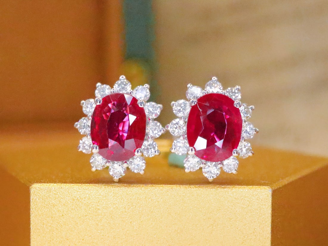 14k Gold 1.46 Ctw Natural Ruby & Diamond Earrings: Ref:231034391 // gold content:14k gold // main gemstone:ruby // shape:oval // carat weight:1. 10ct // color:pigeonblood red // treatment:natural // // adjacent gemstone 2 : diamond // number of stones
