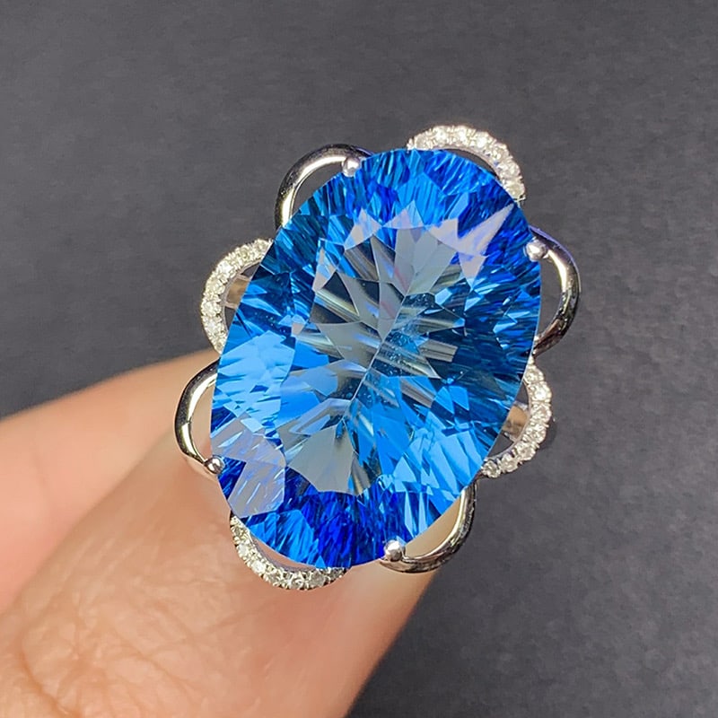14k Gold 16.33 Ct Natural Topaz & Diamond Ring - 2