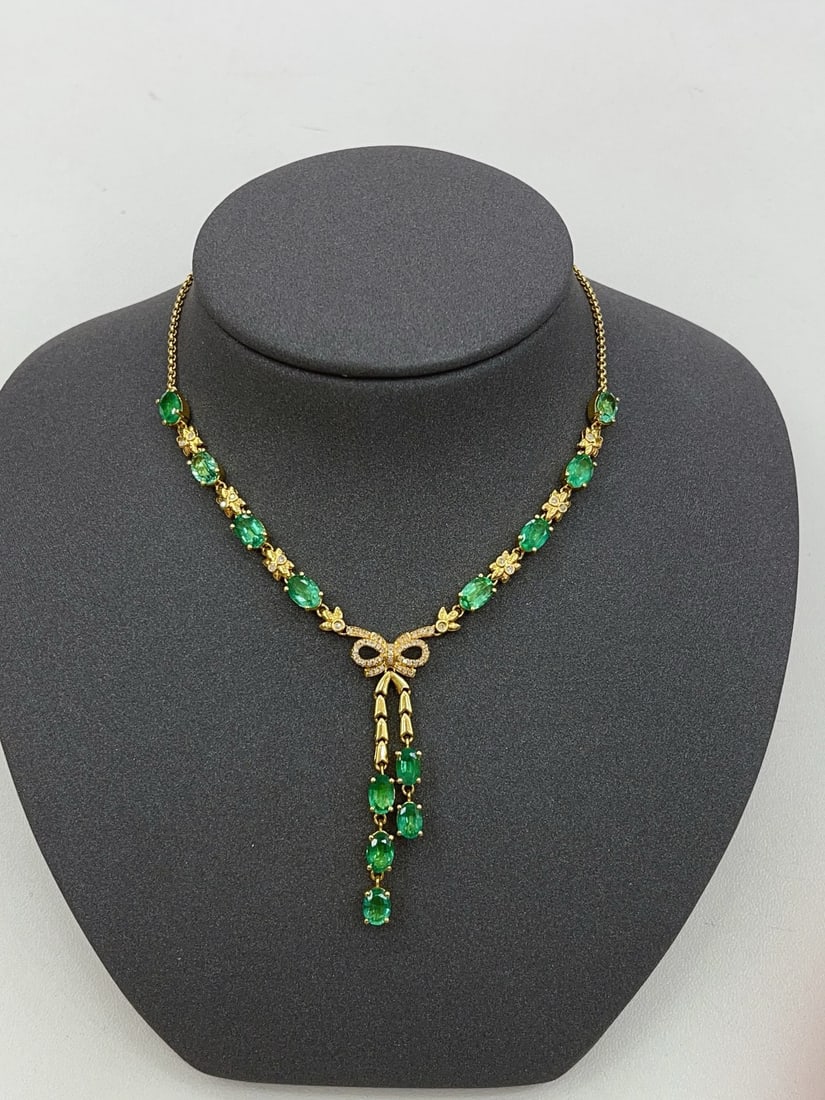14k Gold 6.00 Ct Natural Emerald & Diamond & Sapphire Necklace: Ref:231034433 // gold content:14k gold // main gemstone:emerald // shape:oval // carat weight:6. 00ct // color:green // treatment:natural // // adjacent gemstone 2 : diamond // number of stones:46 //