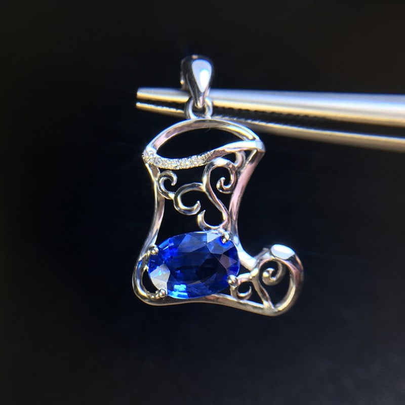 14k Gold 1.44 Ct Natural Sapphire & Diamond Pendant( Without Chain ): Ref:231035006 // gold content:14k gold // main gemstone:sapphire // shape:oval // carat weight:1. 44ct // color:blue // treatment:natural // // adjacent gemstone 2 : diamond // number of stones:6 //
