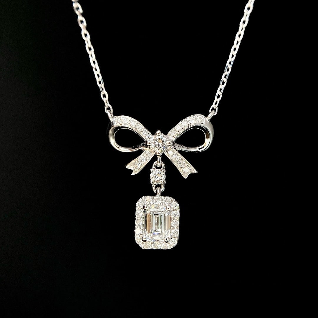 14k Gold 0.3 Ct Natural H Diamond Necklace: Ref:231035011 // gold content:14k gold // main gemstone:diamond // shape:emerald // carat weight:0. 3ct // clarity grade:vs-si // color:h // treatment:natural // cut grade:g // // adjacent gemstone 2