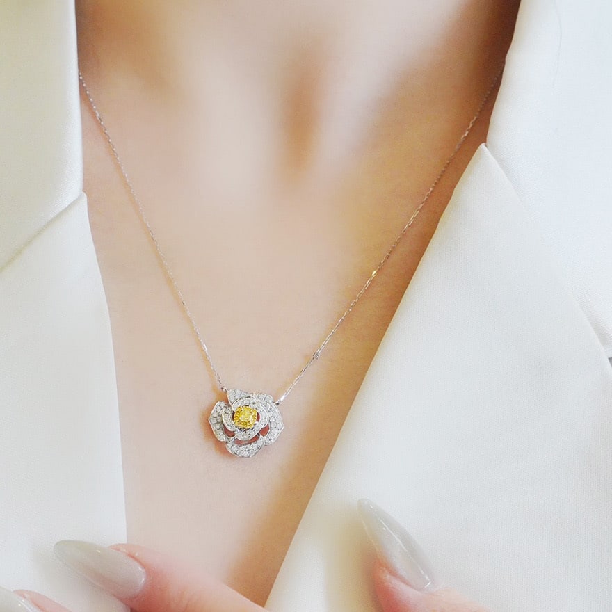 14k Gold 0.6 Ct Natural Yellow Diamond & Diamond Necklace - 5