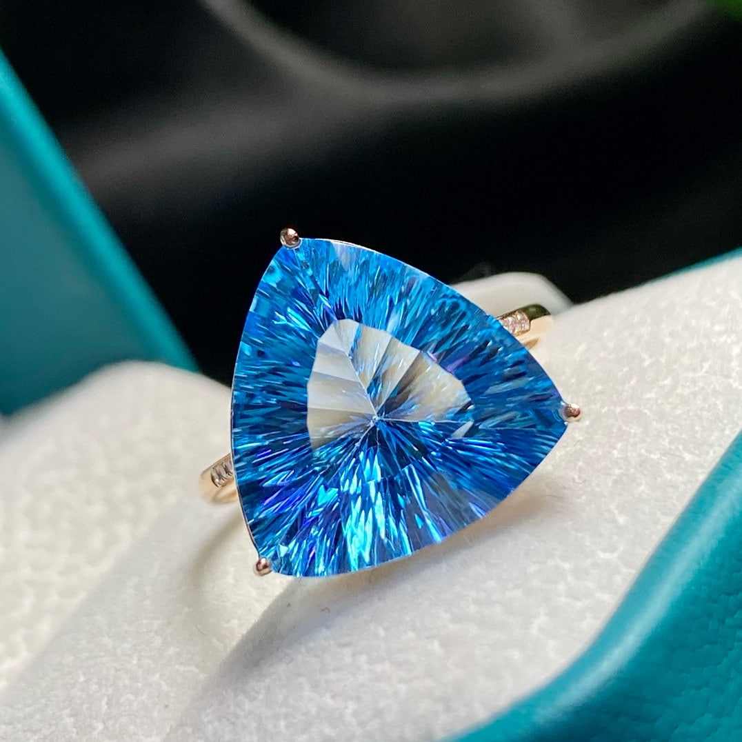 14k Gold 9.65 Ct Natural Topaz & Diamond Ring - 2