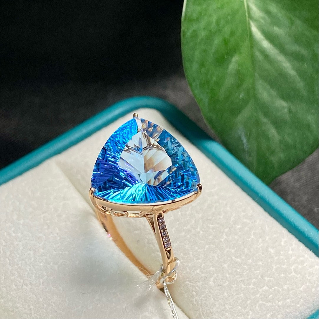 14k Gold 9.65 Ct Natural Topaz & Diamond Ring - 5
